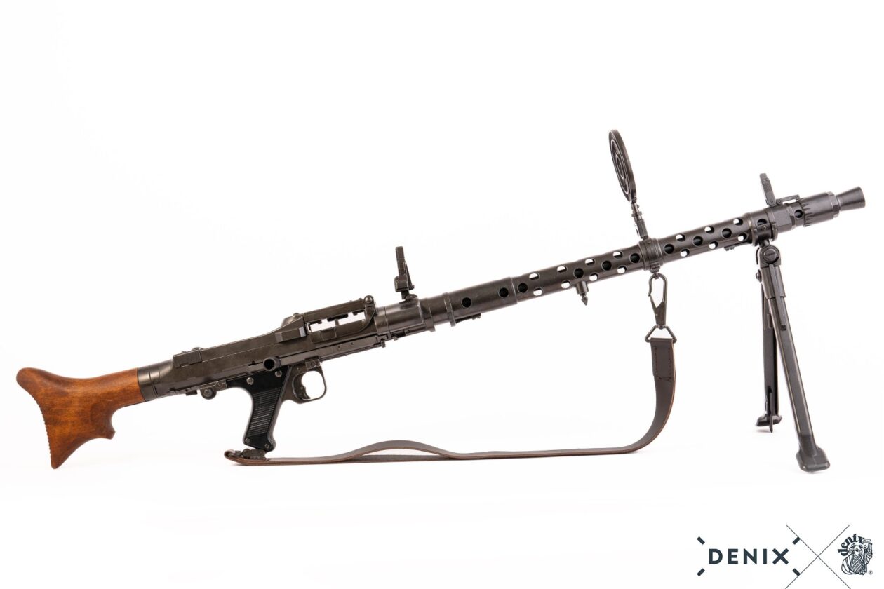 MG 34 9317 | Comrades